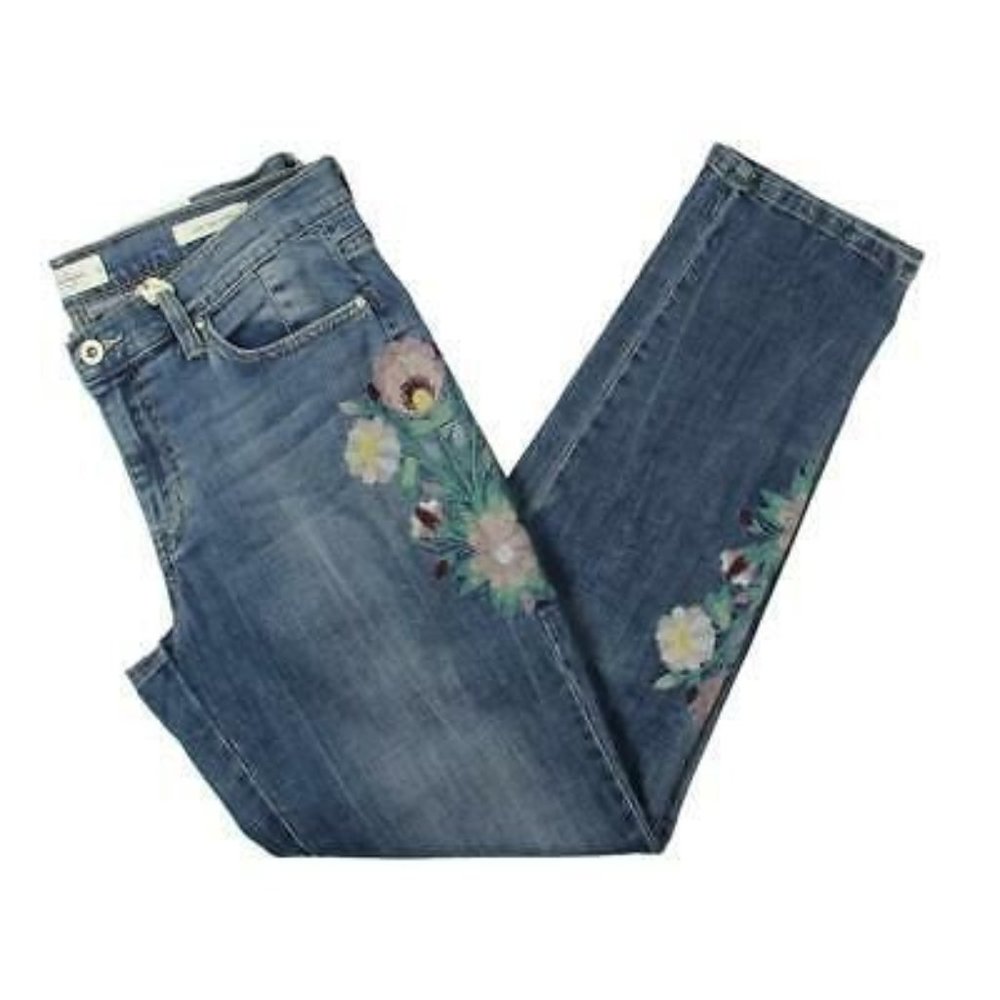 Jessica Simpson jeans ( Mika best friend )